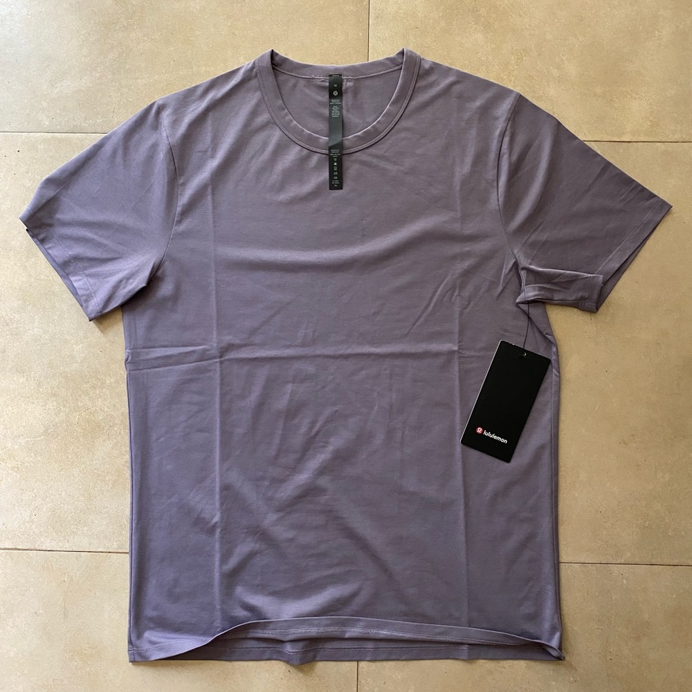 Lululemon Men’s “Fundamental” T-Shirt (M)